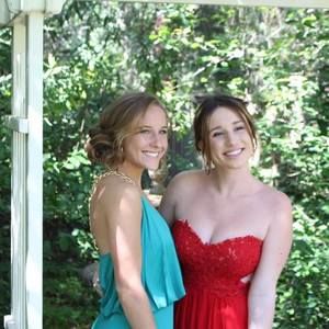 Meet your Posher, Nikiya